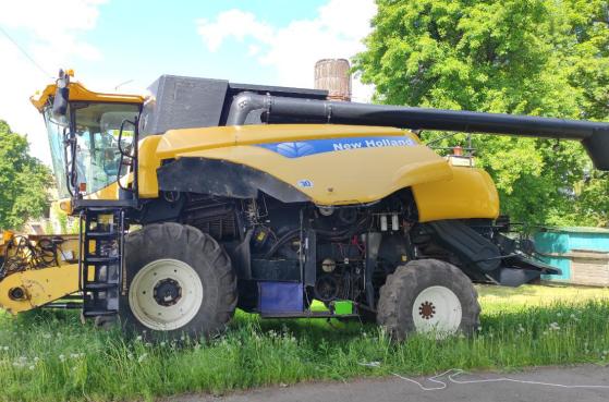 Комбайн New Holland CR9080 -  1