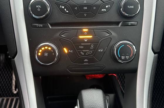 Ford Fusion SE 2,5 Газ/Бензин АКПП 2015 року -  4