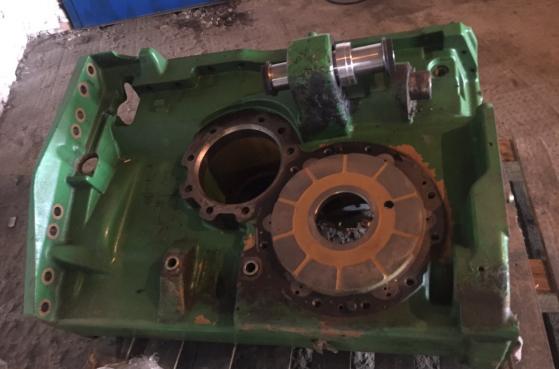 Карита переднього моста трактора John Deer 8360R після реставрації - 1