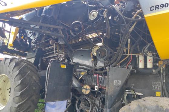Комбайн New Holland CR9080 -  7