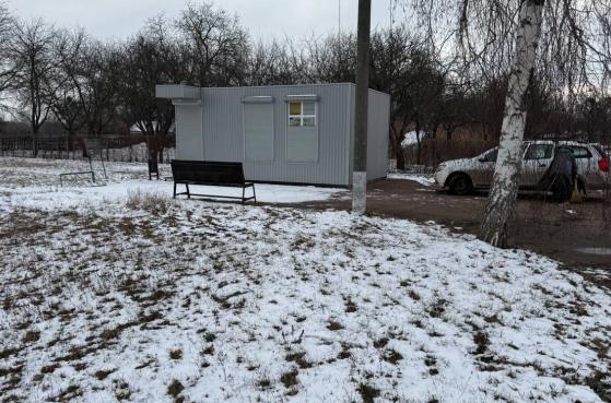 Магазин 30 метрів з меблями с.Прихідьки Полтавська область -  2