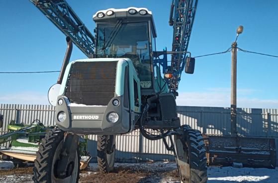 Самохідний обприскувач Berthoud-Raptor 3240 2016 року -  2