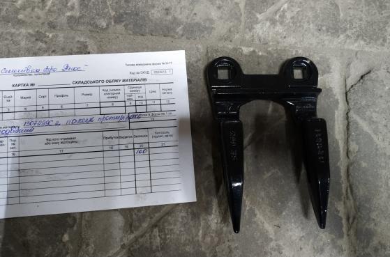 Палець протирізальний подвійний на зернову жатку Case  -  1