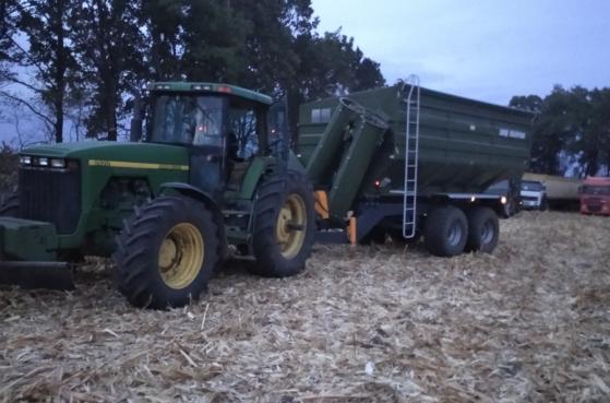 JOHN DEERE 8400 1997 рік (12 тис м.г.) -  2